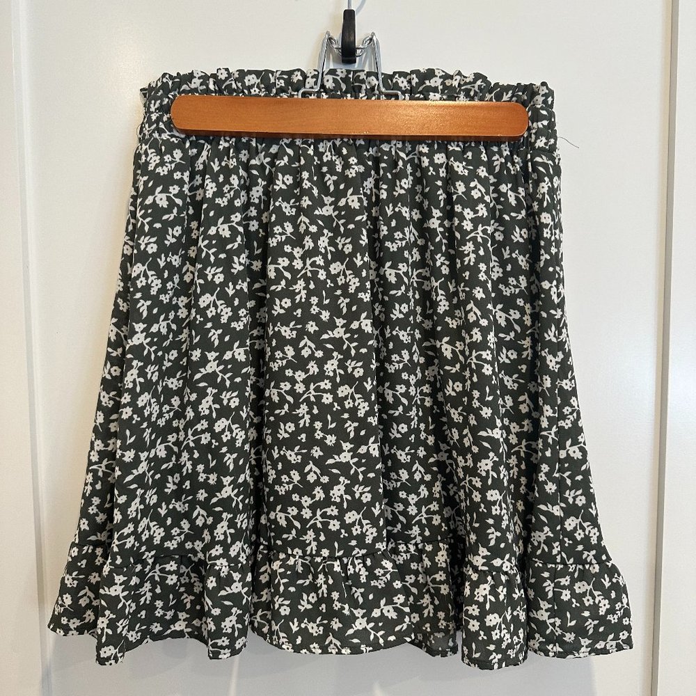 Sienna Sky skirt size medium